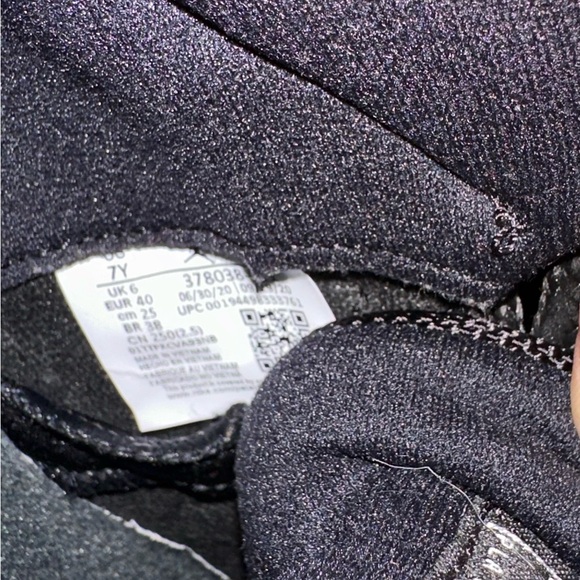 Jordan Retro 11 - Picture 6 of 7